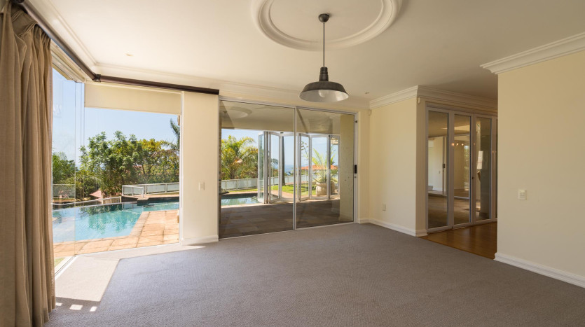 Experience the Umhlanga lifestyle with this modern, executive home in Umhlanga Ridge. Property Images