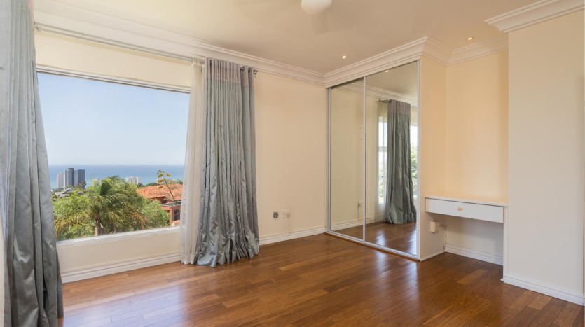 Experience the Umhlanga lifestyle with this modern, executive home in Umhlanga Ridge. Property Images