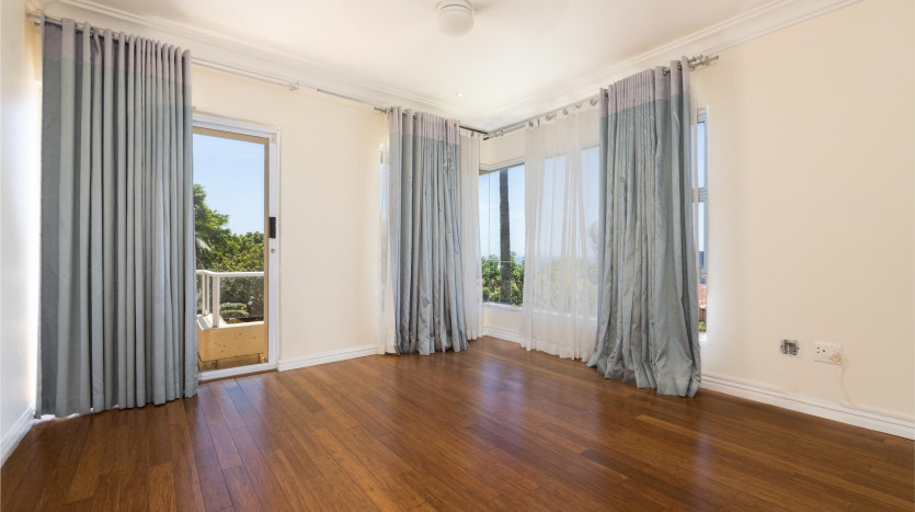 Experience the Umhlanga lifestyle with this modern, executive home in Umhlanga Ridge. Property Images