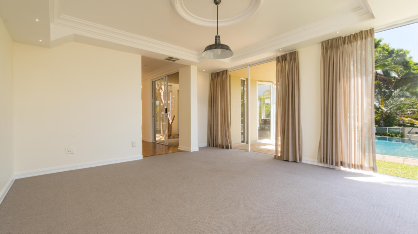 Experience the Umhlanga lifestyle with this modern, executive home in Umhlanga Ridge. Property Images