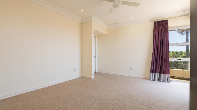 Experience the Umhlanga lifestyle with this modern, executive home in Umhlanga Ridge. Property Images
