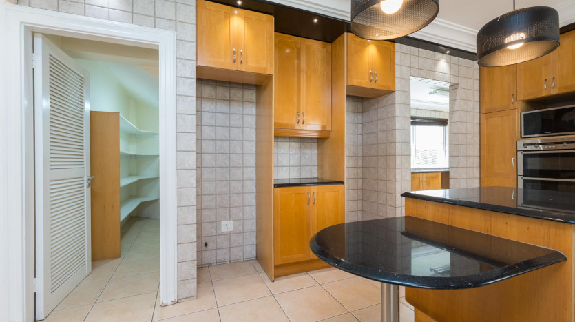 Experience the Umhlanga lifestyle with this modern, executive home in Umhlanga Ridge. Property Images
