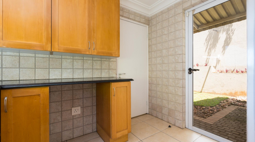 Experience the Umhlanga lifestyle with this modern, executive home in Umhlanga Ridge. Property Images