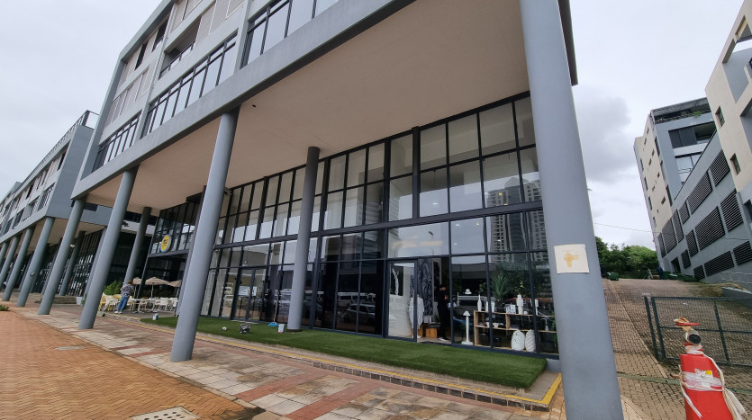 Upmarket Retail Unit Opposite Oceans Mall In Umhlanga Property Images