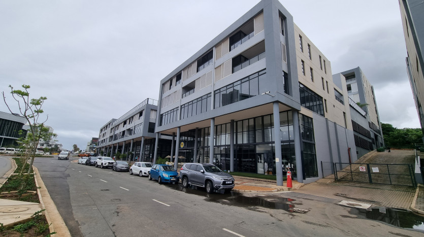 Upmarket Retail Unit Opposite Oceans Mall In Umhlanga Property Images
