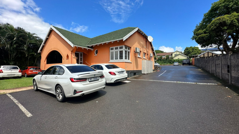 High Exposure Commercial Property Property Images