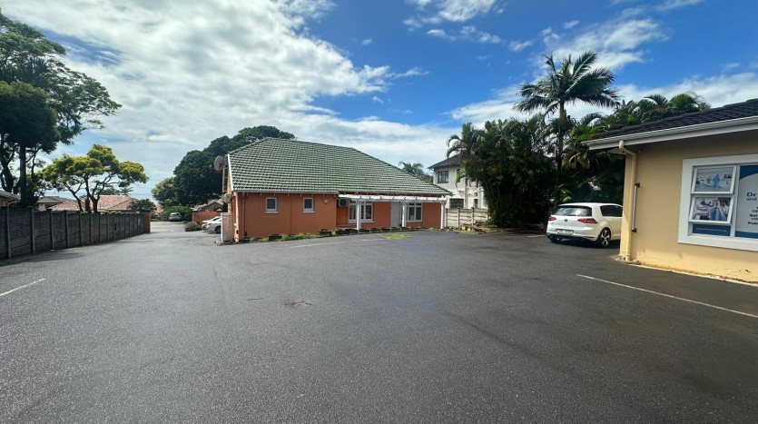 High Exposure Commercial Property Property Images