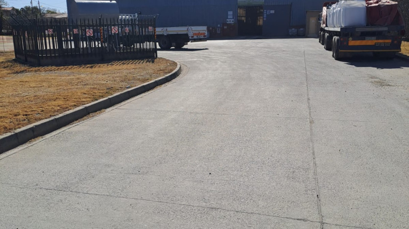 ± 17 Ha Industrial Park In Ladysmith Property Images