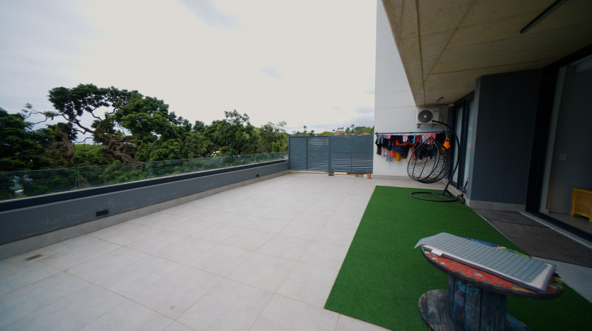 Modern Luxury Living with Stunning Views Property Images