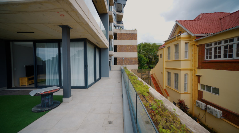 Modern Luxury Living with Stunning Views Property Images