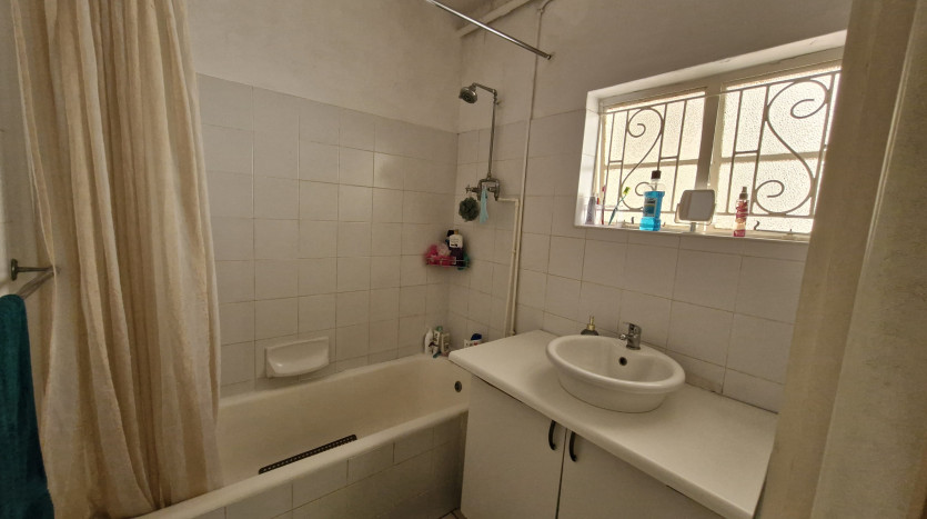 Spacious Two Bedroom Apartment Property Images