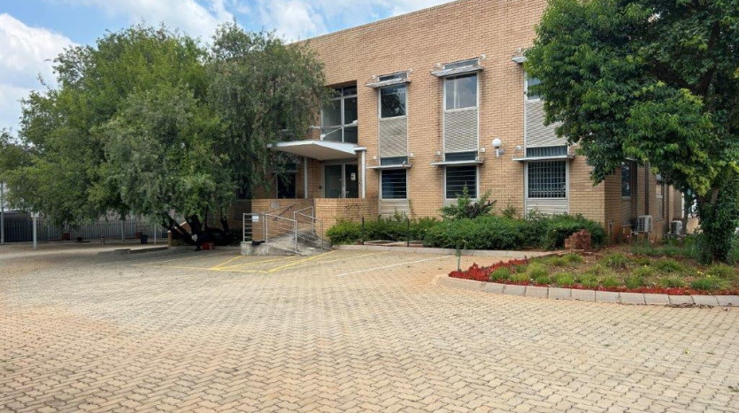 High-Grade Warehouse Facility Centurion - For Sale By Auction Property Images