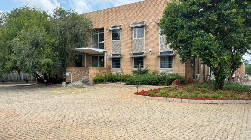 High-Grade Warehouse Facility Centurion - For Sale By Auction Property Images