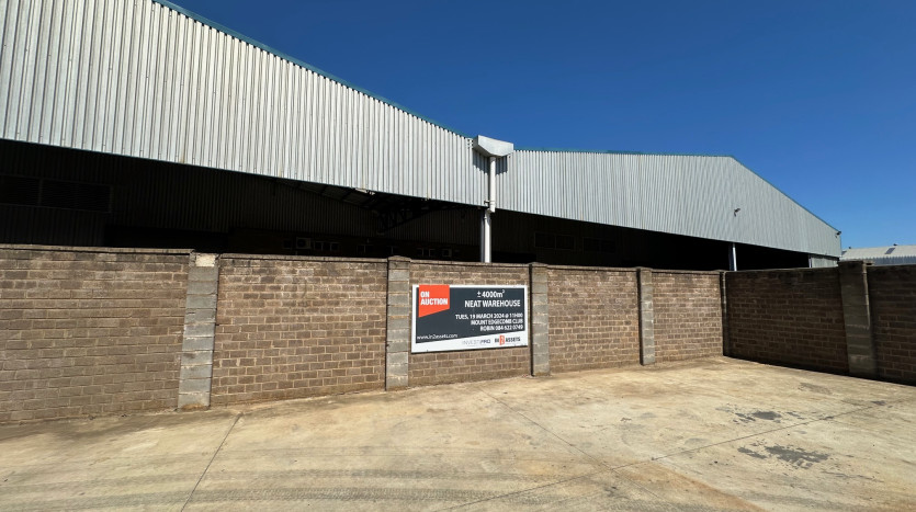Warehouse in Meises Halt, East London Property Images