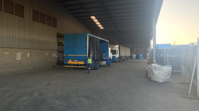 Warehouse in Meises Halt, East London Property Images