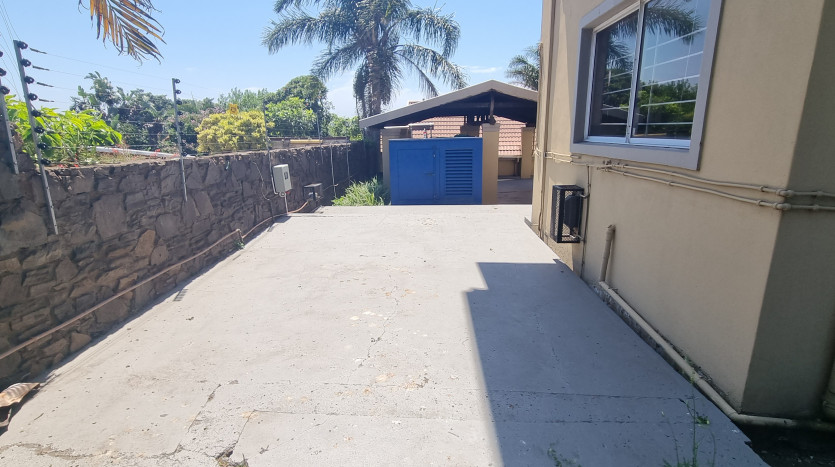 High Exposure Commercial Property Opposite Bluff Shopping Centre Property Images