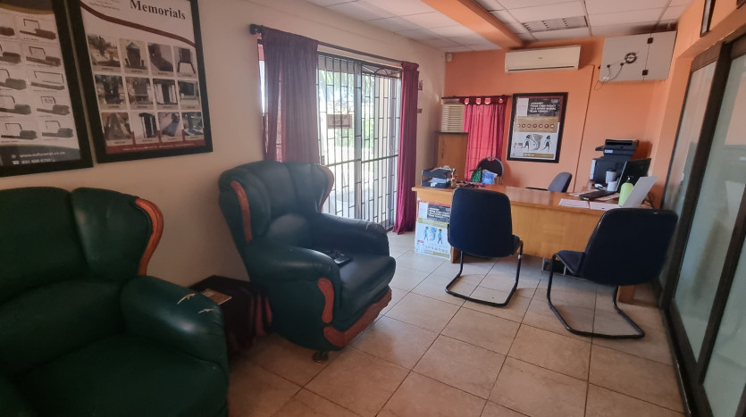 High Exposure Commercial Property Opposite Bluff Shopping Centre Property Images