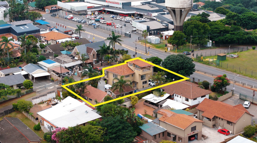 High Exposure Commercial Property Opposite Bluff Shopping Centre Property Images