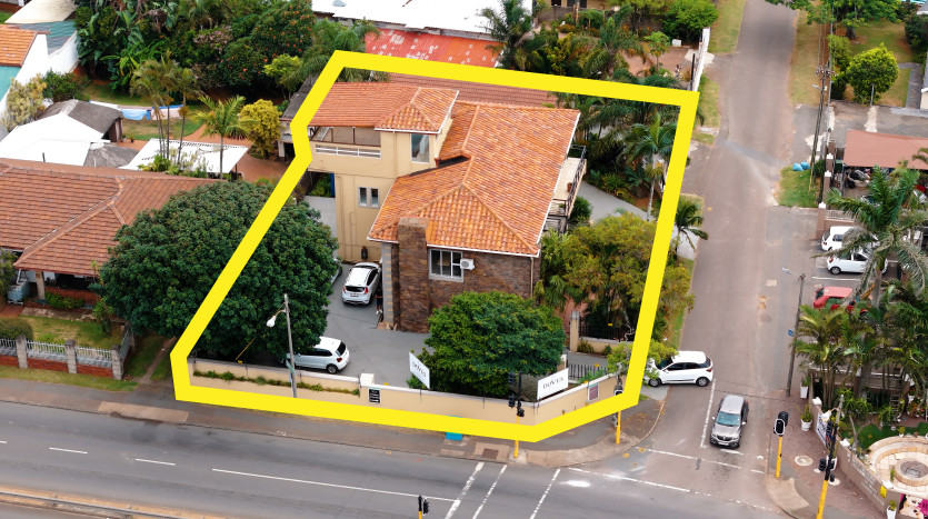 High Exposure Commercial Property Opposite Bluff Shopping Centre Property Images