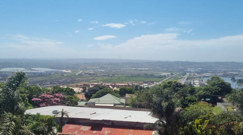 High Exposure Commercial Property Opposite Bluff Shopping Centre Property Images