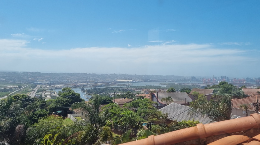 High Exposure Commercial Property Opposite Bluff Shopping Centre Property Images