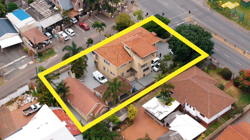 High Exposure Commercial Property Opposite Bluff Shopping Centre Property Images