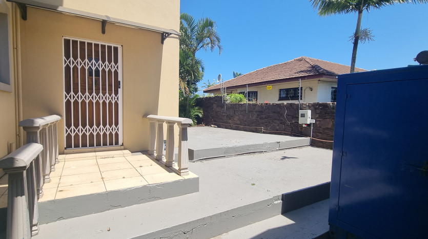 High Exposure Commercial Property Opposite Bluff Shopping Centre Property Images