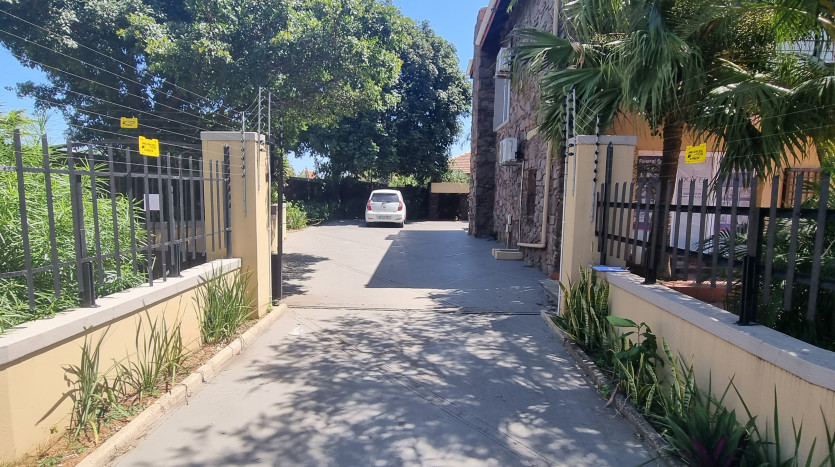 High Exposure Commercial Property Opposite Bluff Shopping Centre Property Images