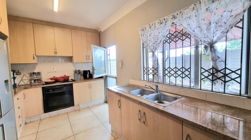 Investment Opportunity: Separate 2 x 3 bedroom units in Avoca Property Images