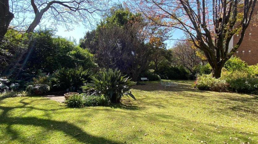 3 Bedroom Executive Apartment in Sandton’s Shopping Mecca Property Images