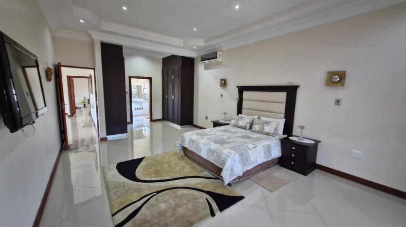 5 Bedroom Home with Multiple Amenities Property Images