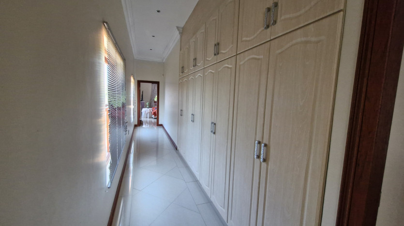 5 Bedroom Home with Multiple Amenities Property Images