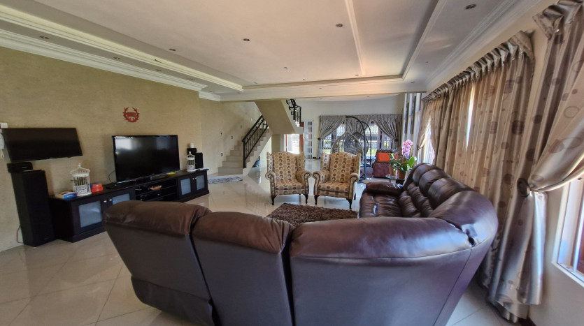 5 Bedroom Home with Multiple Amenities Property Images