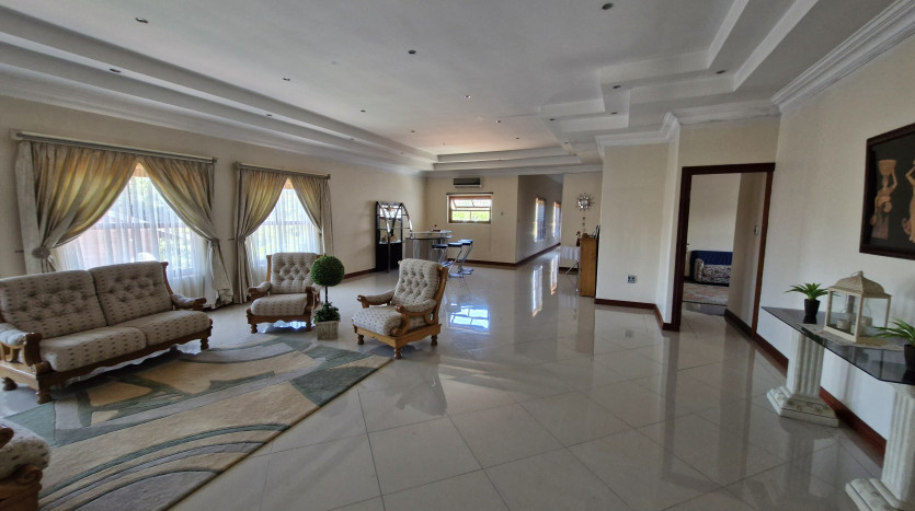 5 Bedroom Home with Multiple Amenities Property Images