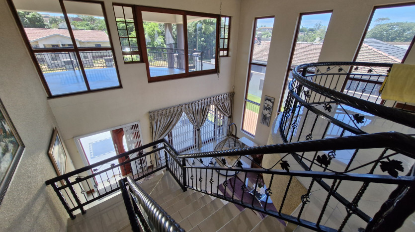 5 Bedroom Home with Multiple Amenities Property Images