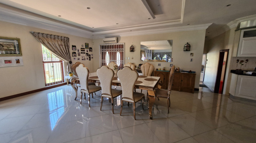 5 Bedroom Home with Multiple Amenities Property Images