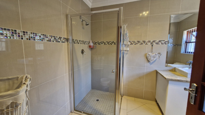 5 Bedroom Home with Multiple Amenities Property Images