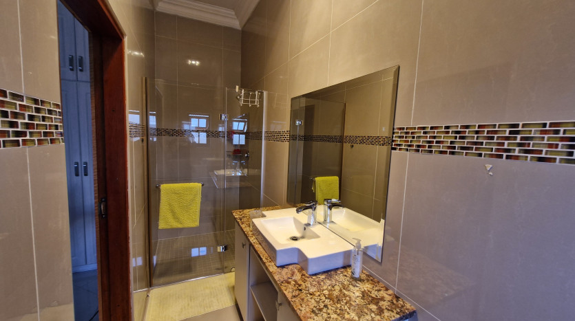 5 Bedroom Home with Multiple Amenities Property Images