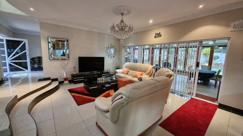 Unmatched Value in this 4-Bedroom Entertainer's Dream! Property Images