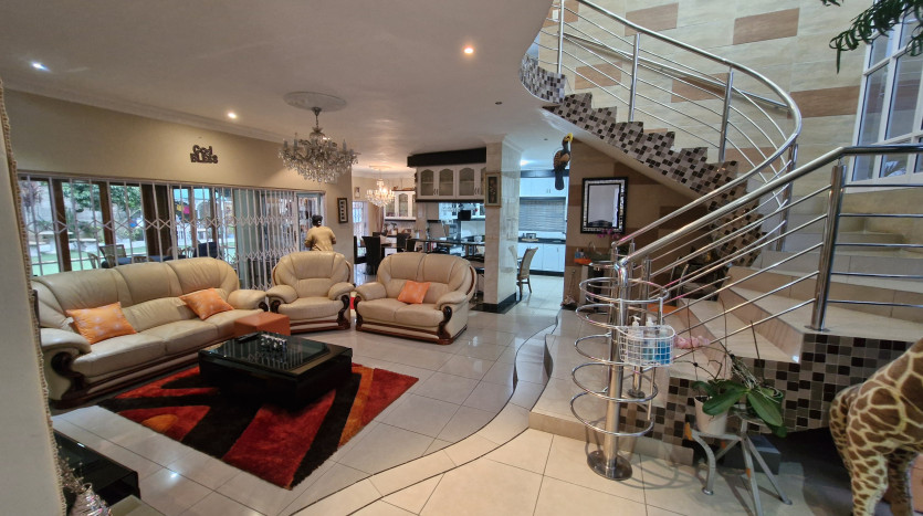 Unmatched Value in this 4-Bedroom Entertainer's Dream! Property Images