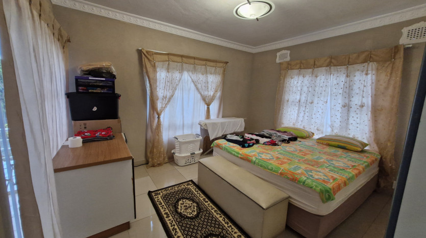 Unmatched Value in this 4-Bedroom Entertainer's Dream! Property Images