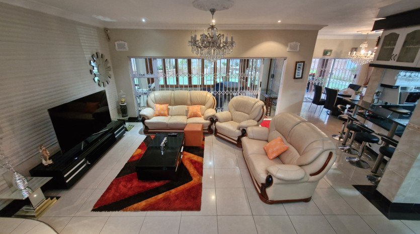 Unmatched Value in this 4-Bedroom Entertainer's Dream! Property Images