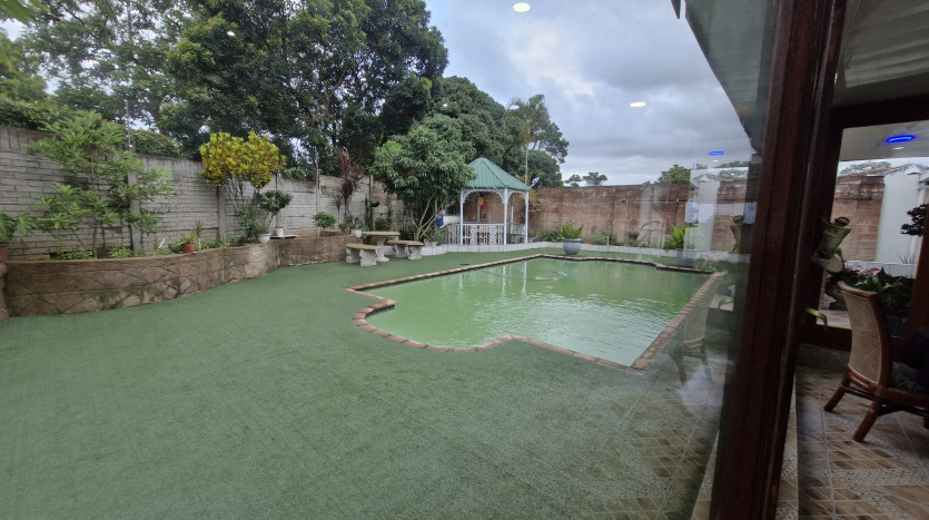 Unmatched Value in this 4-Bedroom Entertainer's Dream! Property Images