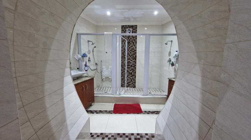Unmatched Value in this 4-Bedroom Entertainer's Dream! Property Images
