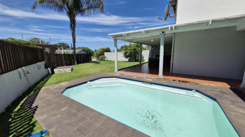 3 Bedroom Home on Florida Road Property Images