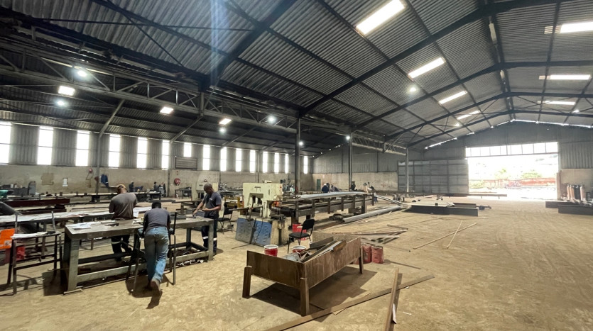 Factory in Business Park in Hammarsdale Property Images