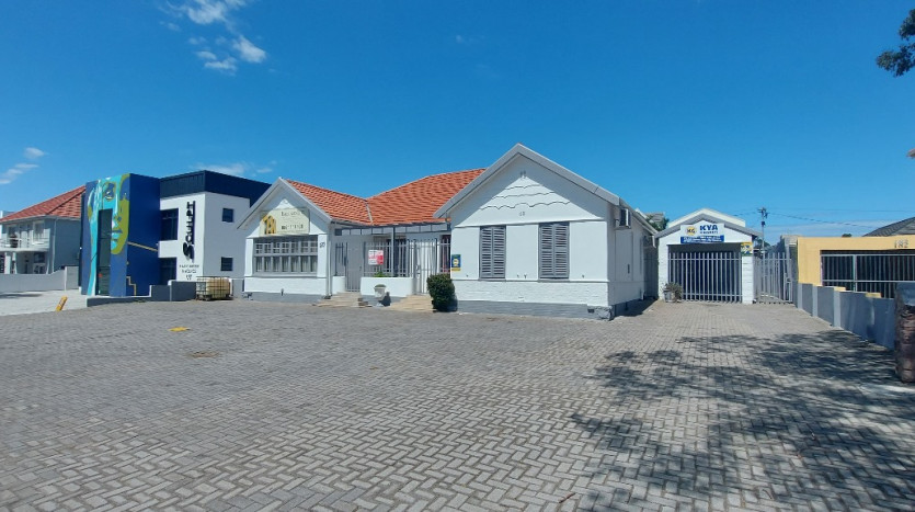 Commercial Investment Mill Park Property Images