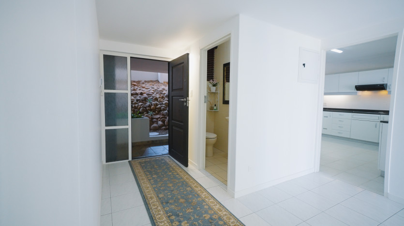 Beautiful Home in Walking Distance from Umhlanga Village and Beaches Property Images