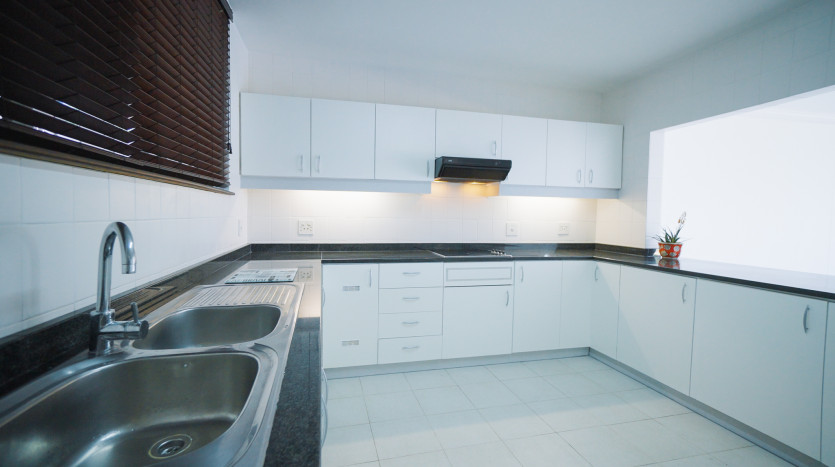 Beautiful Home in Walking Distance from Umhlanga Village and Beaches Property Images