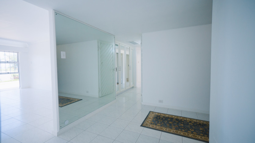 Beautiful Home in Walking Distance from Umhlanga Village and Beaches Property Images